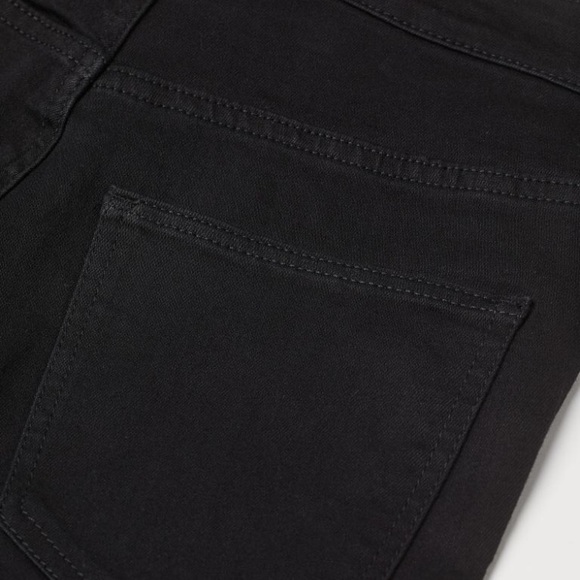 H&M super skinny high jeans in black. Size US 0. - Picture 4 of 10
